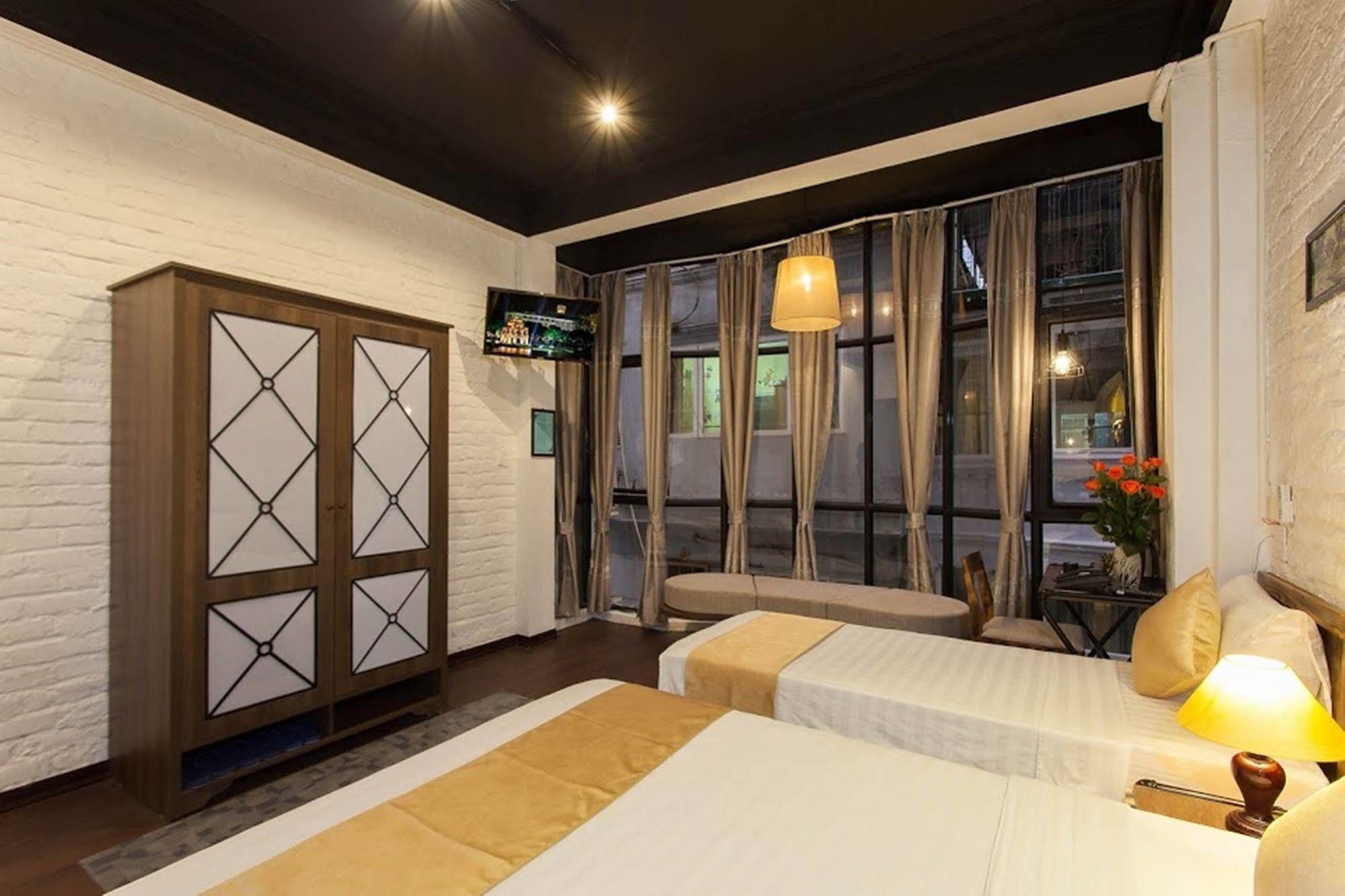 Luxury Backpakers Hotel Hanoi Exterior photo
