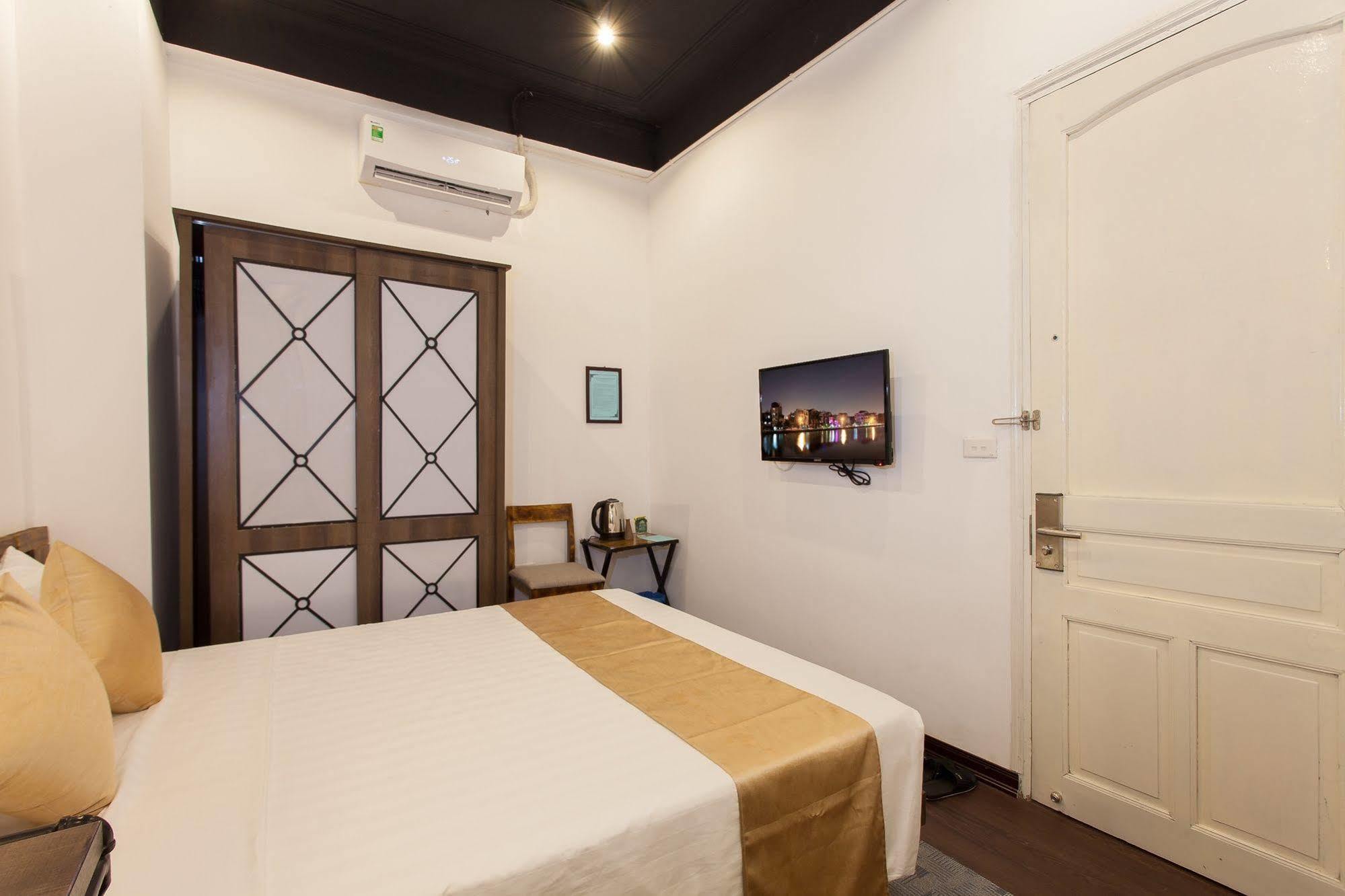 Luxury Backpakers Hotel Hanoi Exterior photo