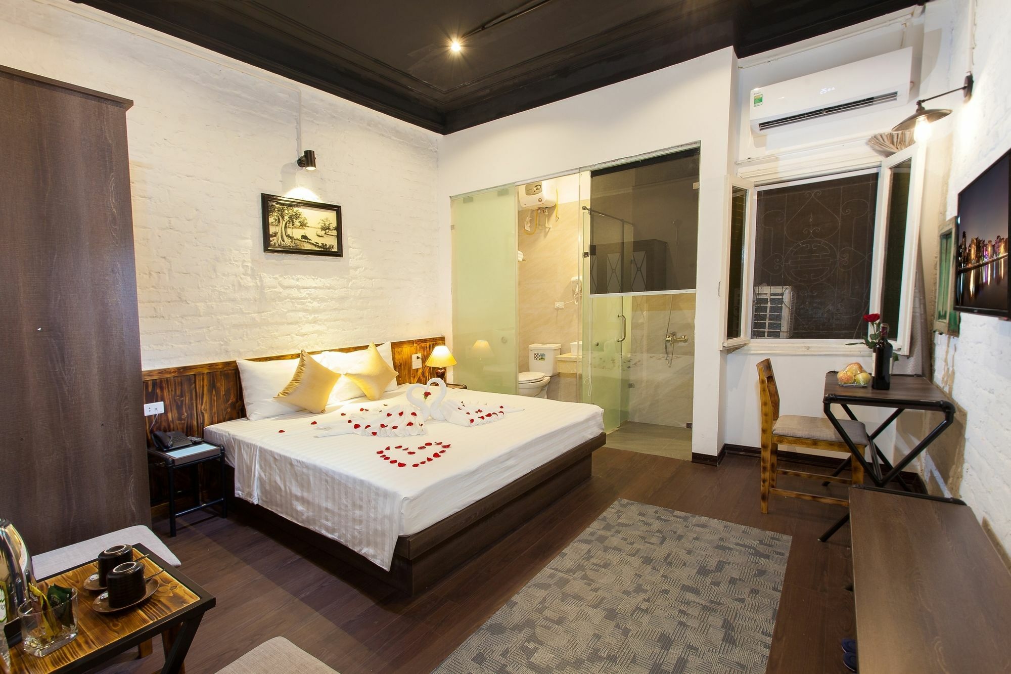 Luxury Backpakers Hotel Hanoi Exterior photo